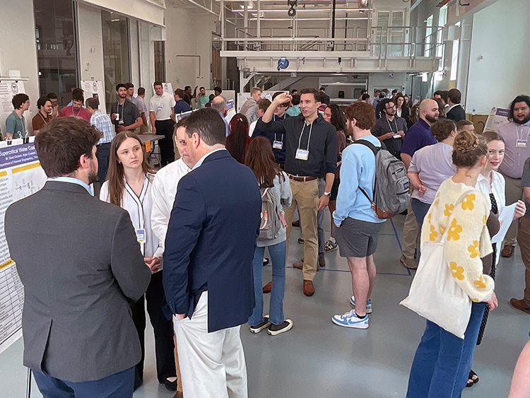 Chemical Engineering Students in the FLEET Lab