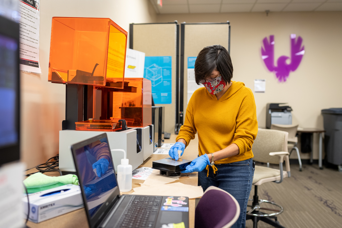 Tennessee Tech student Soraya Olvera works on a project in Tech’s iMakerSpace.