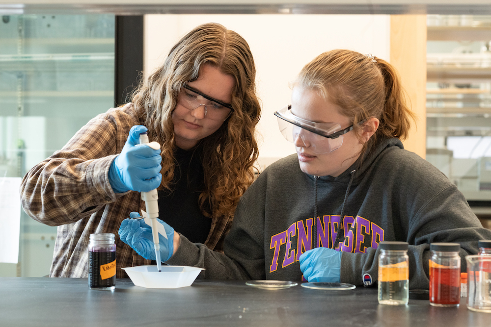 Kara Fulkerson and Claudia McDavid work in a lab on Tennessee Tech's campus.