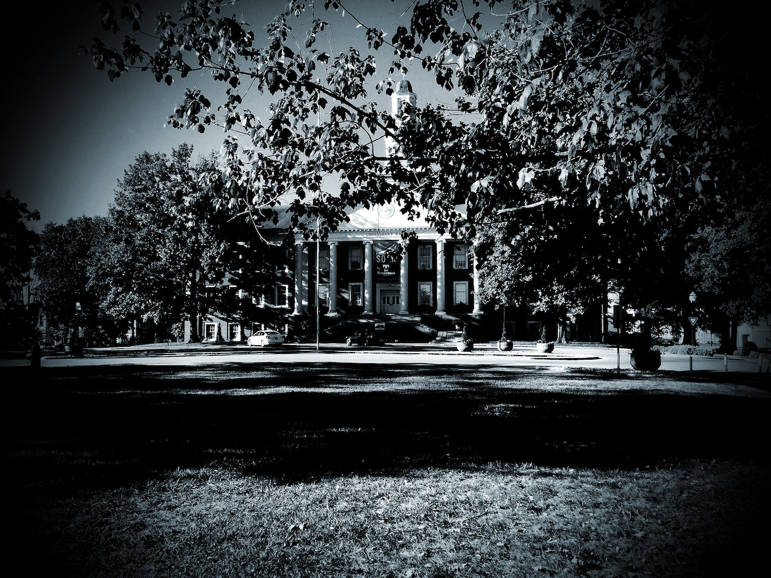 Black and white photo of Derryberry Hall