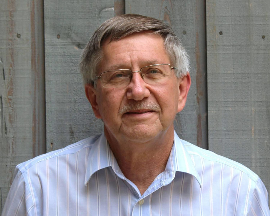 Portrait of Dr. Daniel Combs, longtime Tennessee Tech biology professor and department chair.