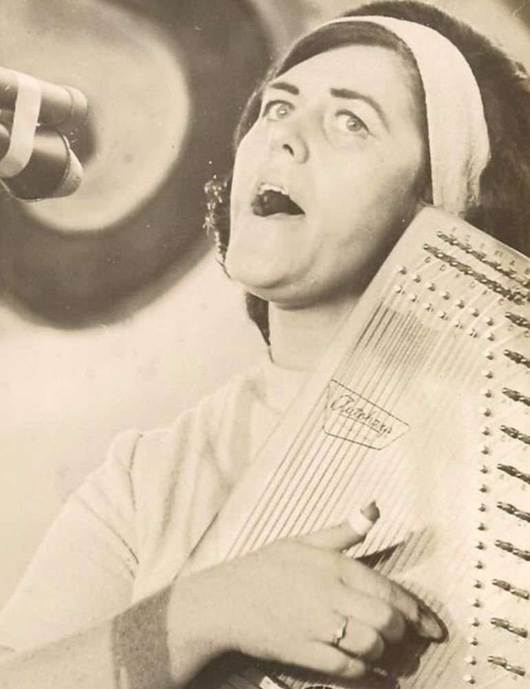 Dr. Kash in the 60s with her autoharp